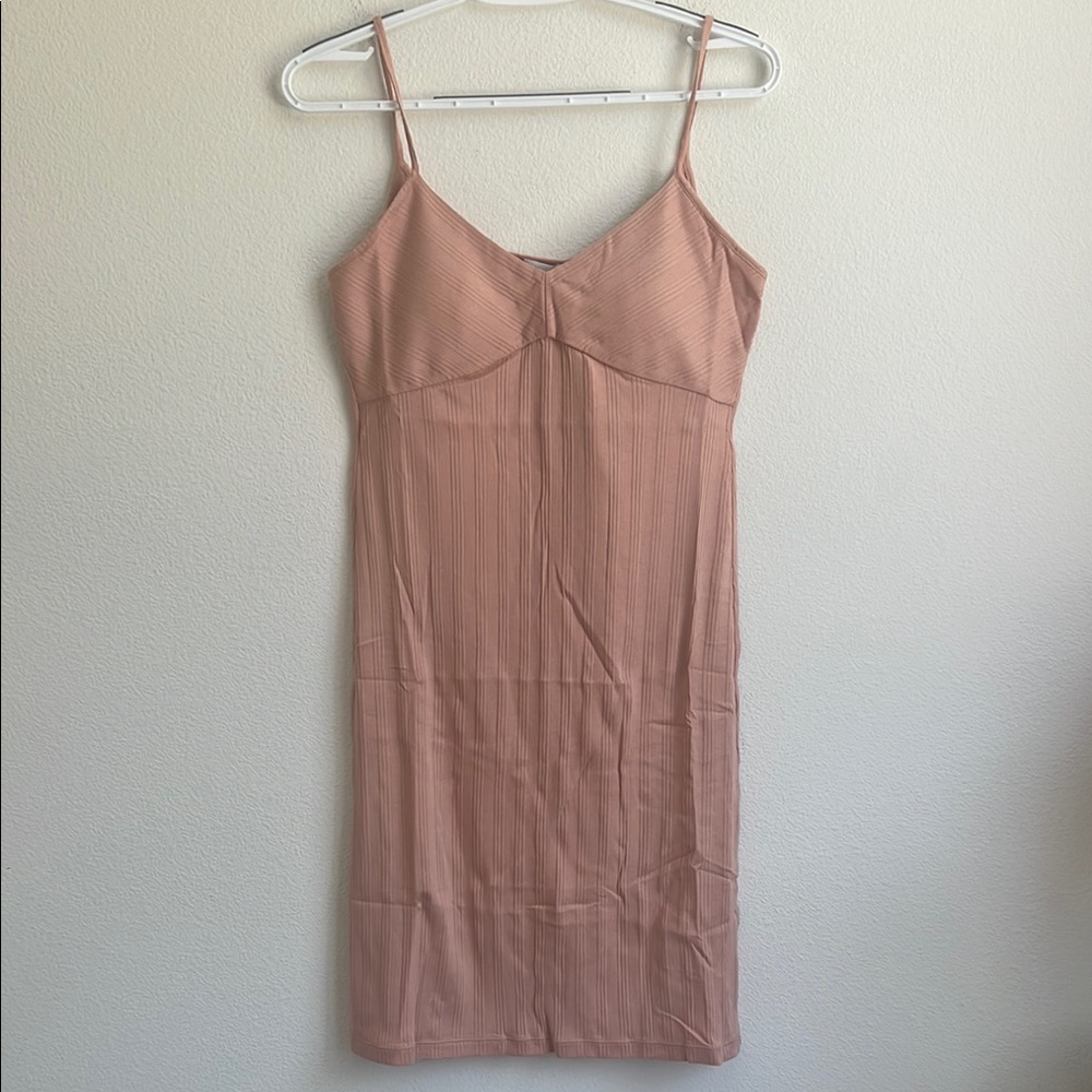 NEW neiwai laid back ribbed v tie padded slip dress coral